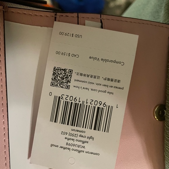 Small KATE Spade wallet with tags, - Picture 2 of 3